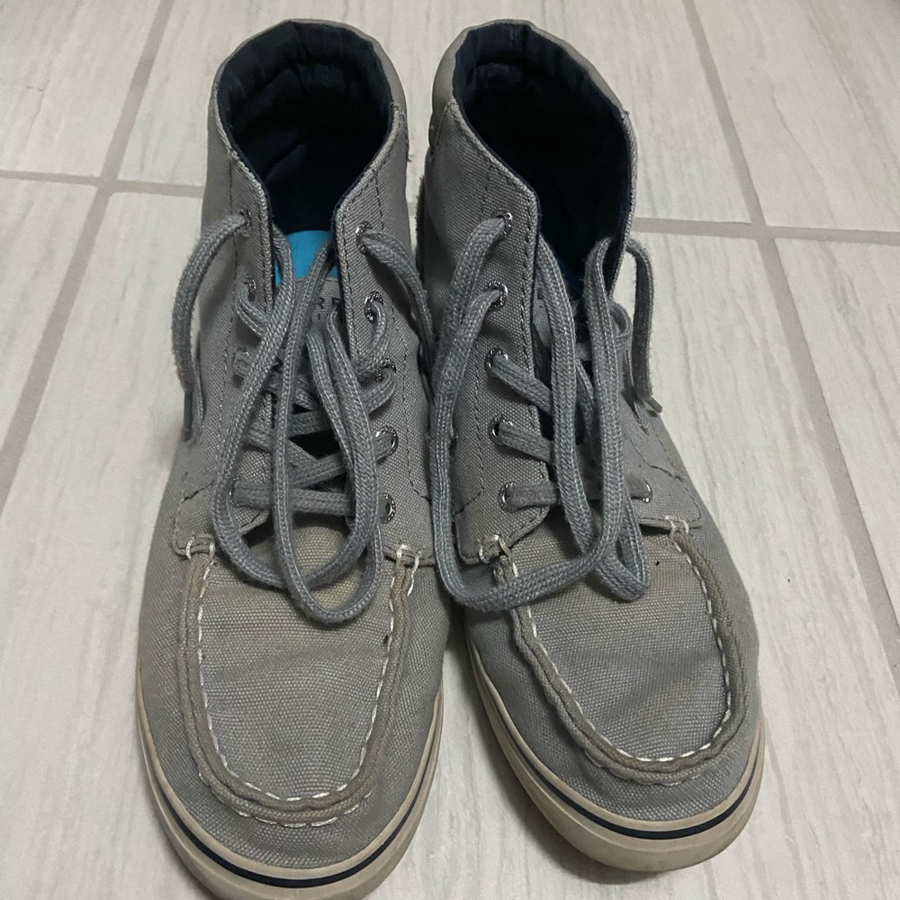 Women’s Sperry high top canvas shoes